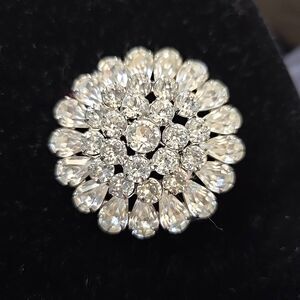 Weiss vintage rhinestone brooch pin 2" prong set signed silver tone round